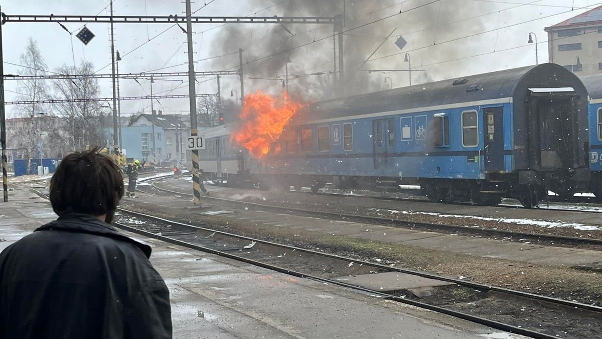 Muž zapálil na nádraží v Havlíčkově Brodě vagon